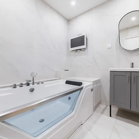 Prive A Domicile - Sauna Elegance A 17 Apartment